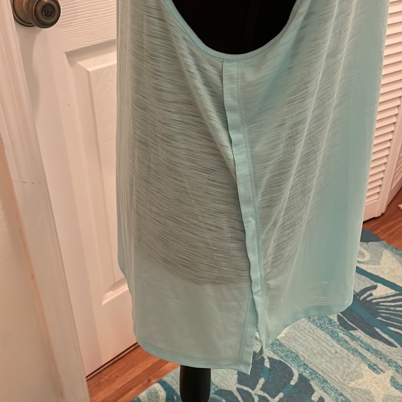 Under Armour racer back heat gear tank - Picture 4 of 6